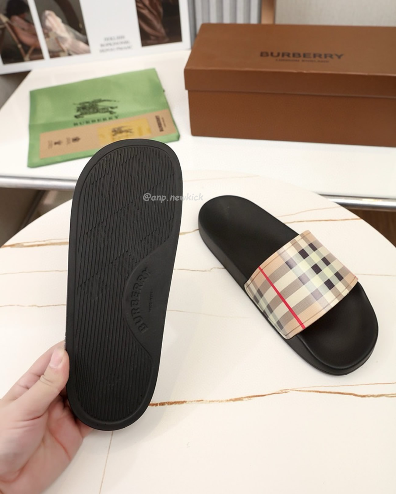 Burberry Vintage Check Slides Beige (6) - newkick.app